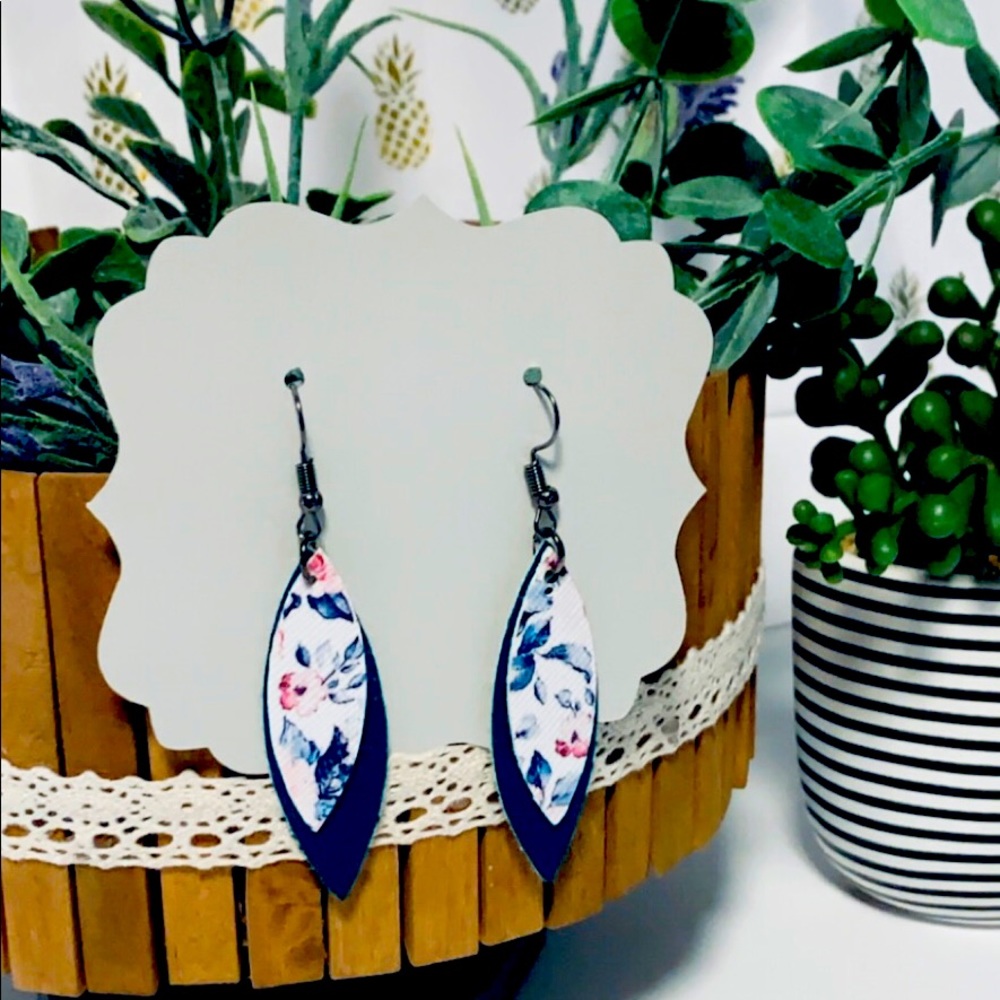 Earrings made of faux leather.